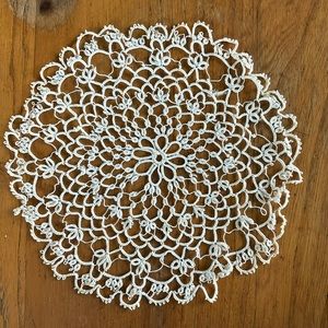 Vintage 9” round hand made tatted ecru doily
